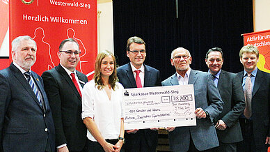 Sportabzeichen-Ehrung: Scheckübergabe.